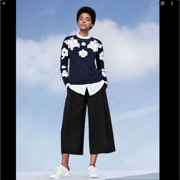 VICTORIA BECKHAM x Target Navy Blue White Floral Applique Sweatshirt - Picture 3 of 6